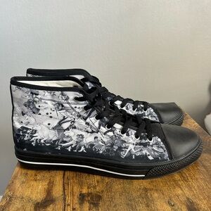 Unique, Shoes, Canvas, B&W, Men’s, 11, Great Condition
